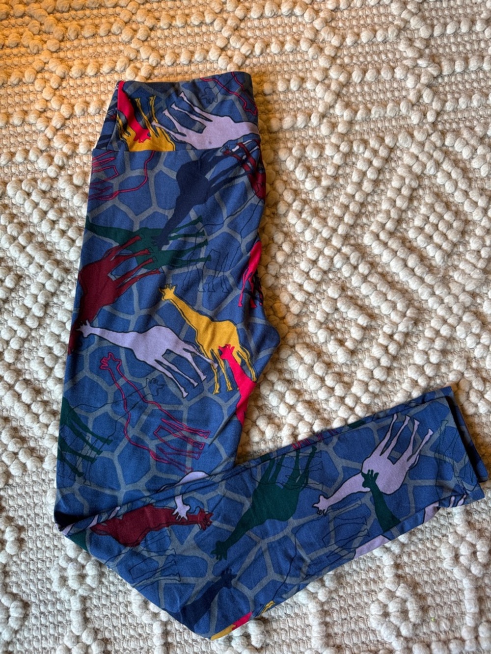 LuLaRoe Navy Leggings with Multicolor Giraffe Print
